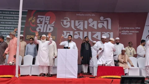 শাপলা চত্বরে ১১ দলীয় ঐক্যের সমাবেশ, চট্টগ্রামের পথে লংমার্চ আজ