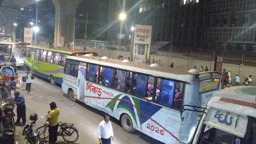 তেলের দাম বাড়লেও আগের ভাড়াতেই চলছে রাজধানীর বাস