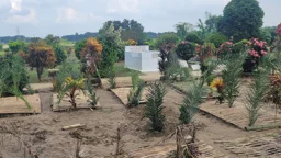 একই গোরস্থানে পাশাপাশি শায়িত বজ্রপাতে নিহত ৬ জন