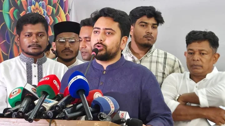 আ.লীগ-বিএনপির কারণে দেশের মানুষ অধিকার ফিরে পাচ্ছে না: নাহিদ ইসলাম