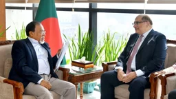 জনপ্রশাসন উপদেষ্টার সঙ্গে পাকিস্তানি হাইকমিশনারের সাক্ষাৎ