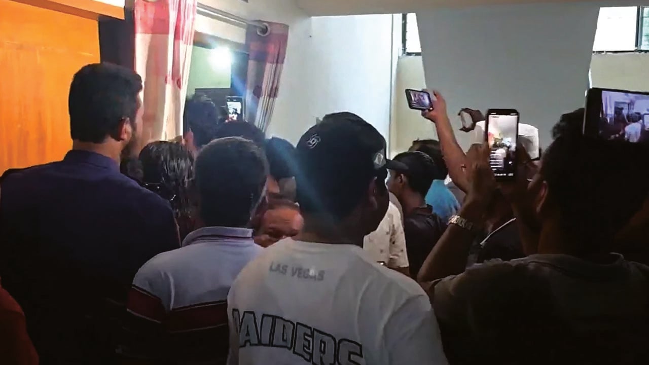 ডাকবাংলোর কক্ষে মিললো মা ও দুই শিশুর মরদেহ