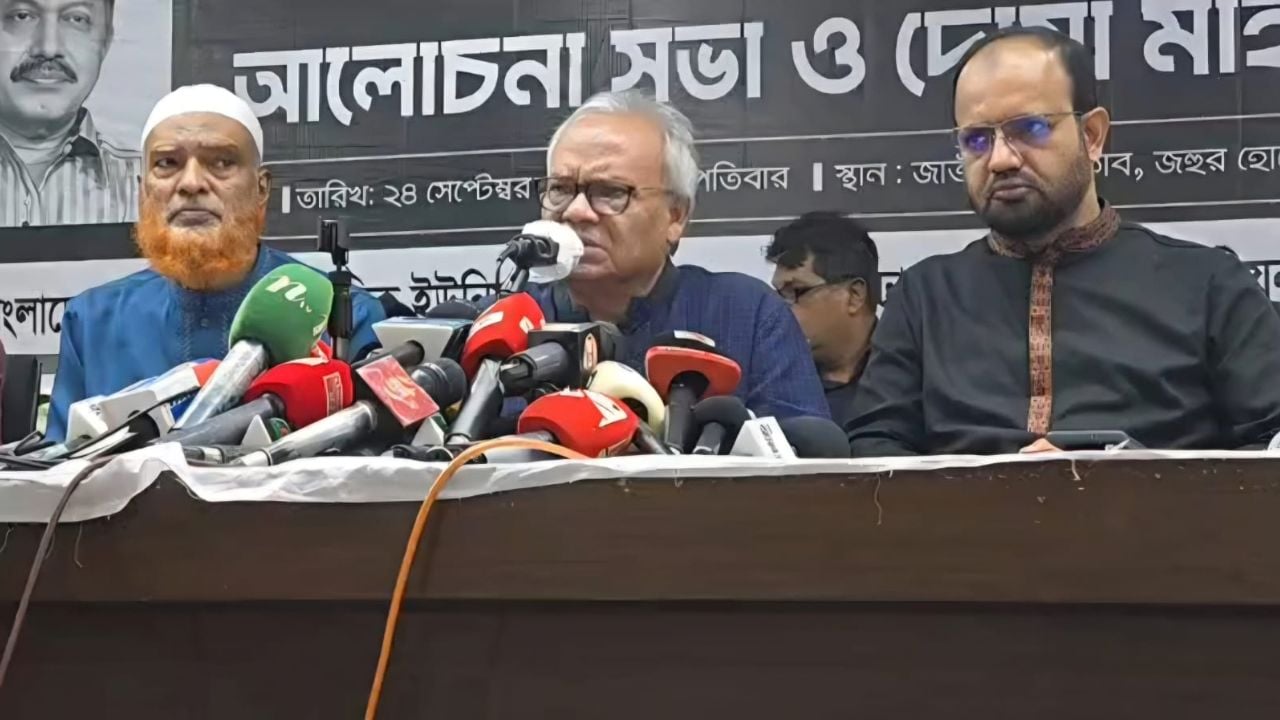 রাজনীতিতে কঠোর সমালোচনা হোক, তবে অবমাননা নয়: রিজভী