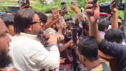 রবীন্দ্রনাথের ছবিতে চুনকালি মাখতে গিয়ে আটক জুলাই-যোদ্ধা আয়াশ
