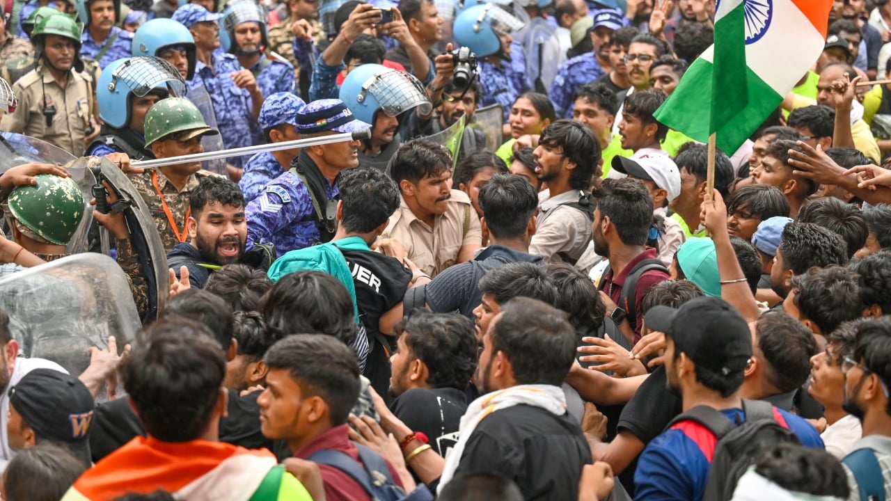 শীর্ষ নেতারা আটক, দিল্লিতে আজও বিক্ষোভে নামছে জেন-জিরা