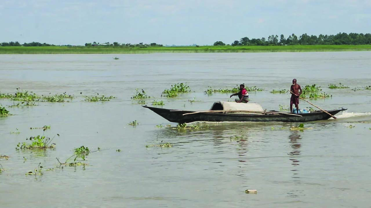 গাইবান্ধায় সব নদীর পানি বাড়ছে, বন্যার শঙ্কা