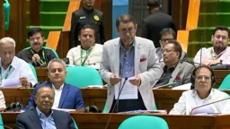 দ্রুতই সাড়ে ১১ হাজার চিকিৎসক নিয়োগ দেবে সরকার: সংসদে মন্ত্রী