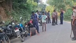 কক্সবাজারে অস্ত্রের মুখে ৫০-৬০ যানবাহনে লুট