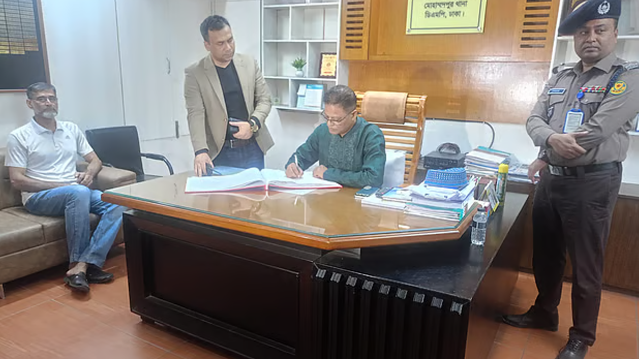 মধ্যরাতে রাজধানীর নিরাপত্তা ব্যবস্থা পরিদর্শনে আইজিপি