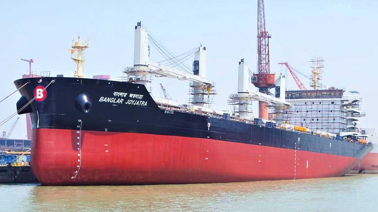 যুদ্ধের মধ্যে আমিরাতের বন্দরে আটকা ‘বাংলার জয়যাত্রা’