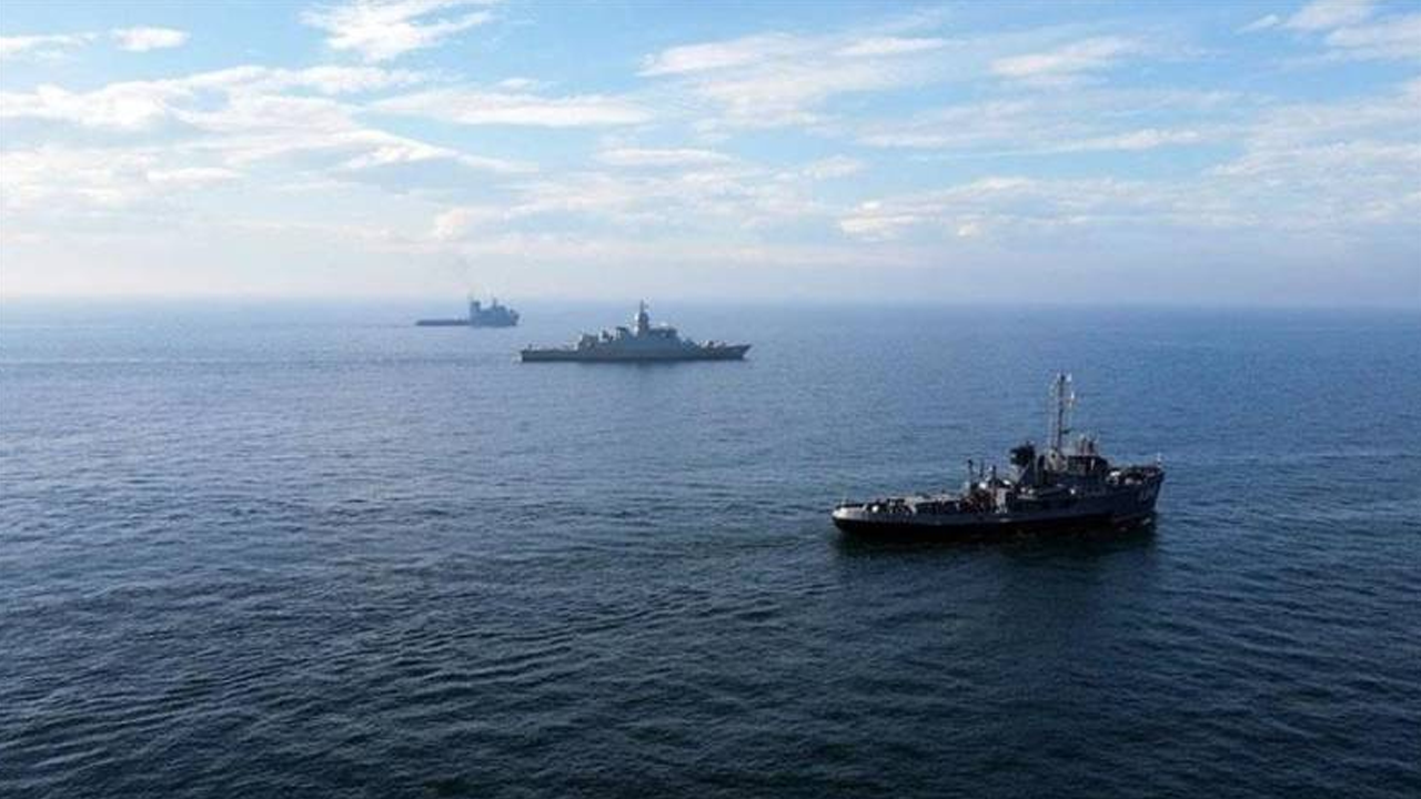 ট্রাম্পের সাহস থাকলে পারস্য উপসাগরে জাহাজ পাঠিয়ে দেখাক: আইআরজিসি