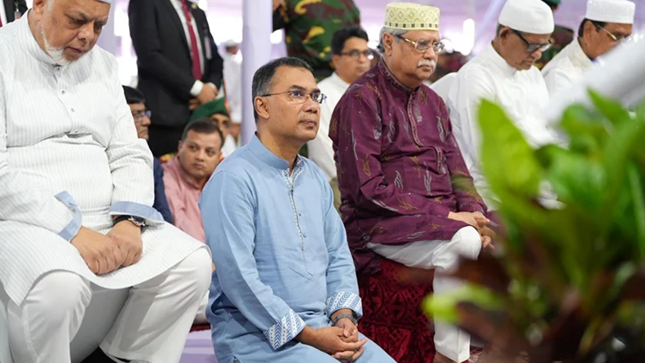 জাতীয় ঈদগাহে নামাজ আদায় রাষ্ট্রপতি ও প্রধানমন্ত্রীর