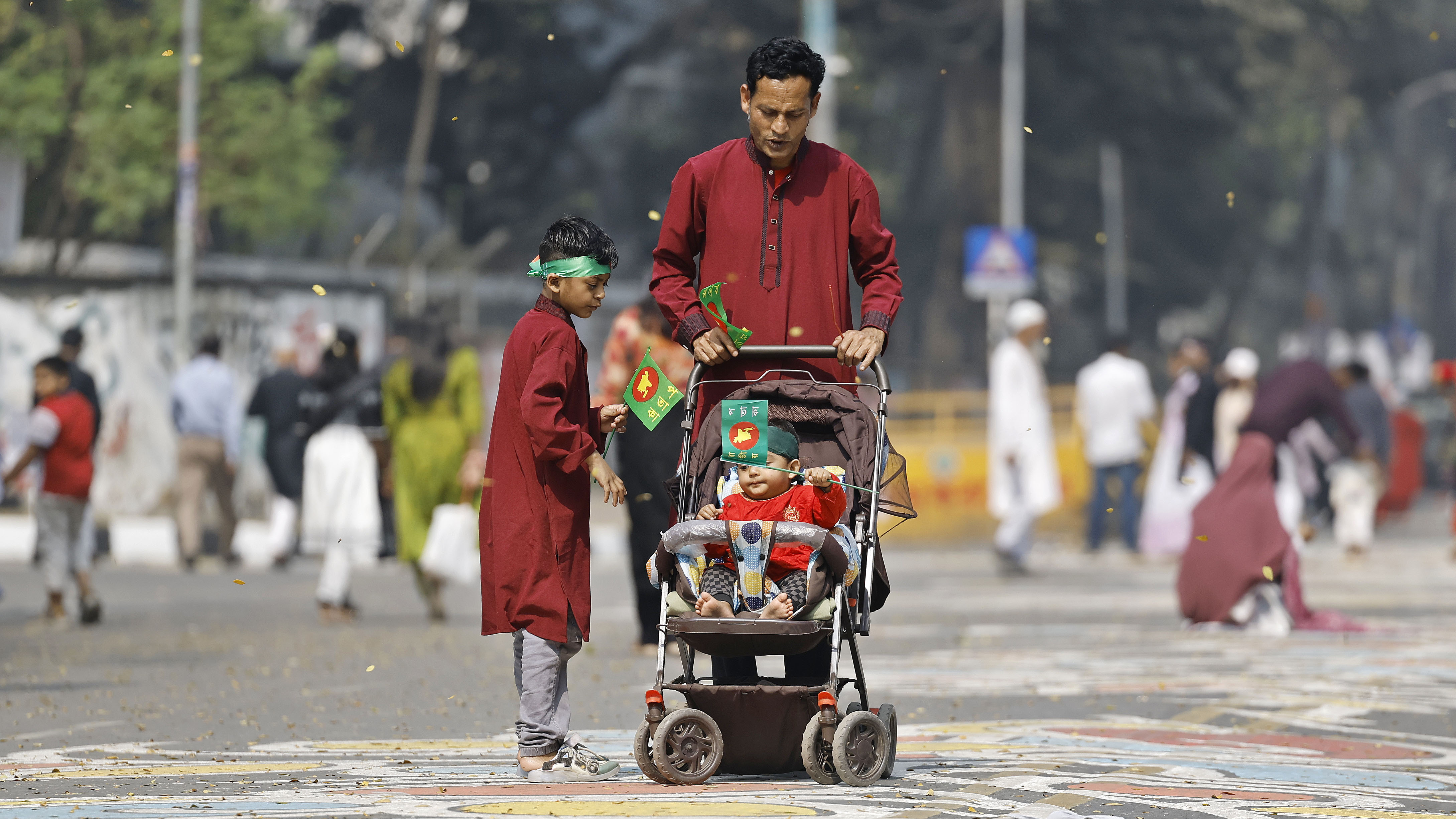 শহীদদের প্রতি শ্রদ্ধা