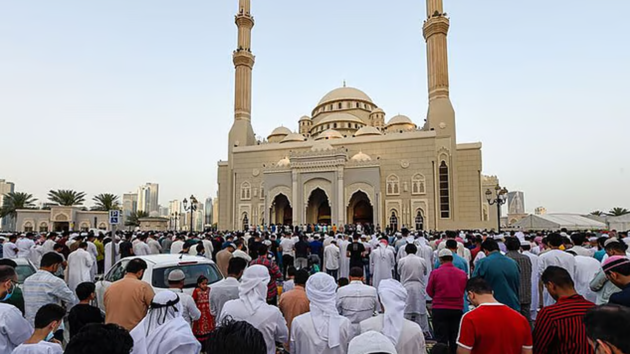 আমিরাতে ঈদ জামাত এবার খোলা ময়দানে হবে না