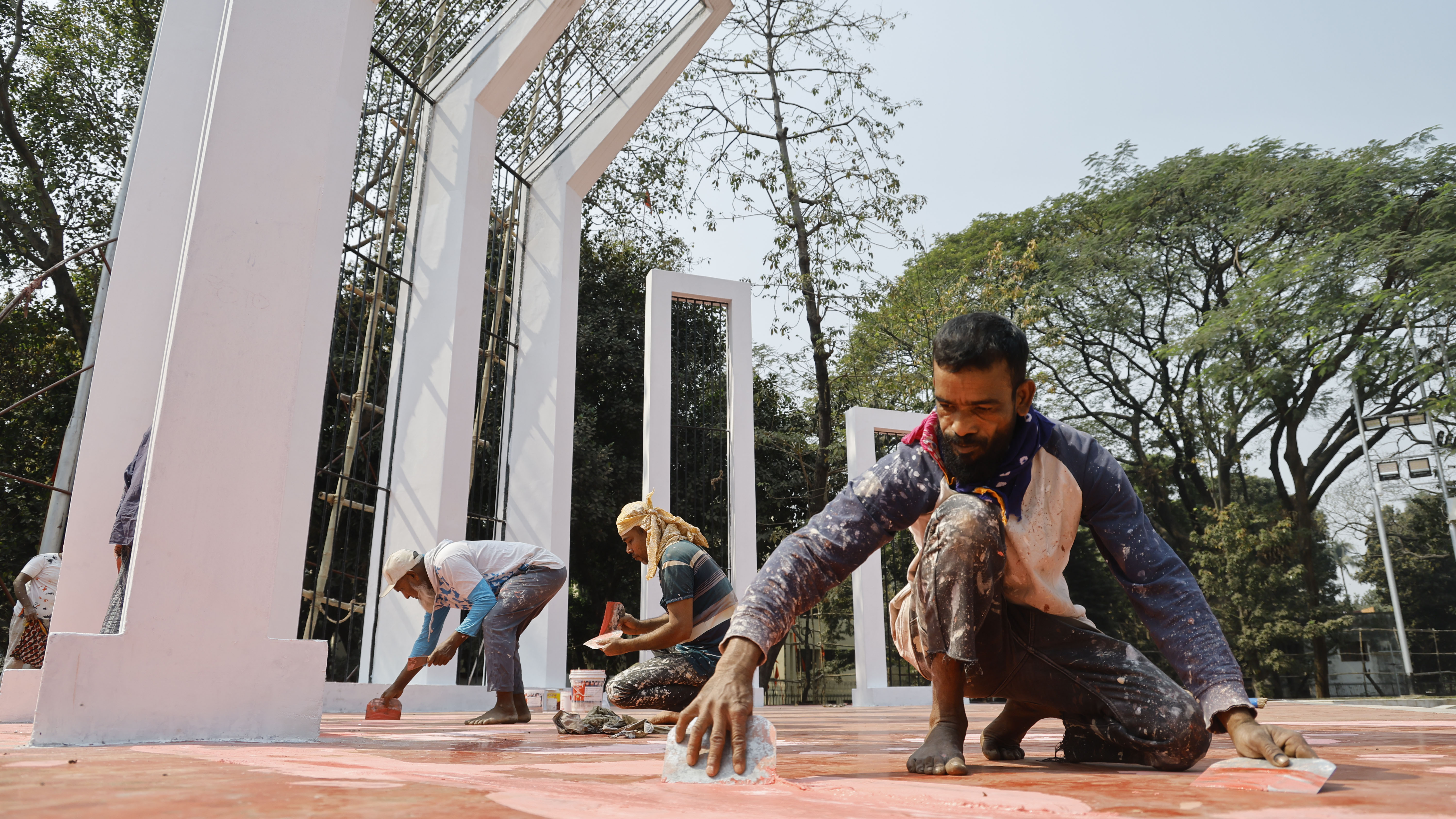 ভাষা শহীদদের শ্রদ্ধা জানানোর প্রস্তুতি