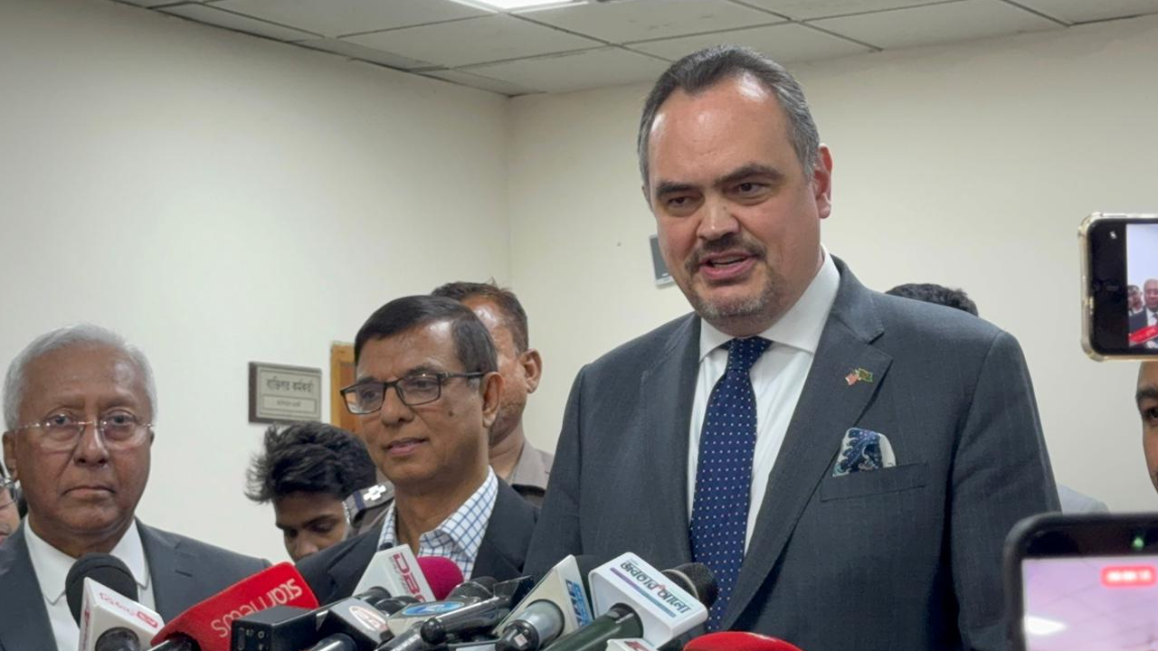 নির্বাচনে যে সরকারই আসুক, যুক্তরাষ্ট্র কাজ করতে আগ্রহী: রাষ্ট্রদূত