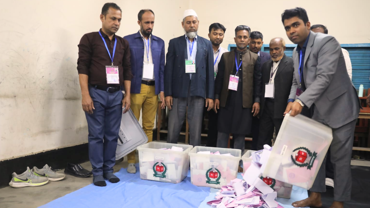 ভোটগ্রহণ শেষ, চলছে গণনা