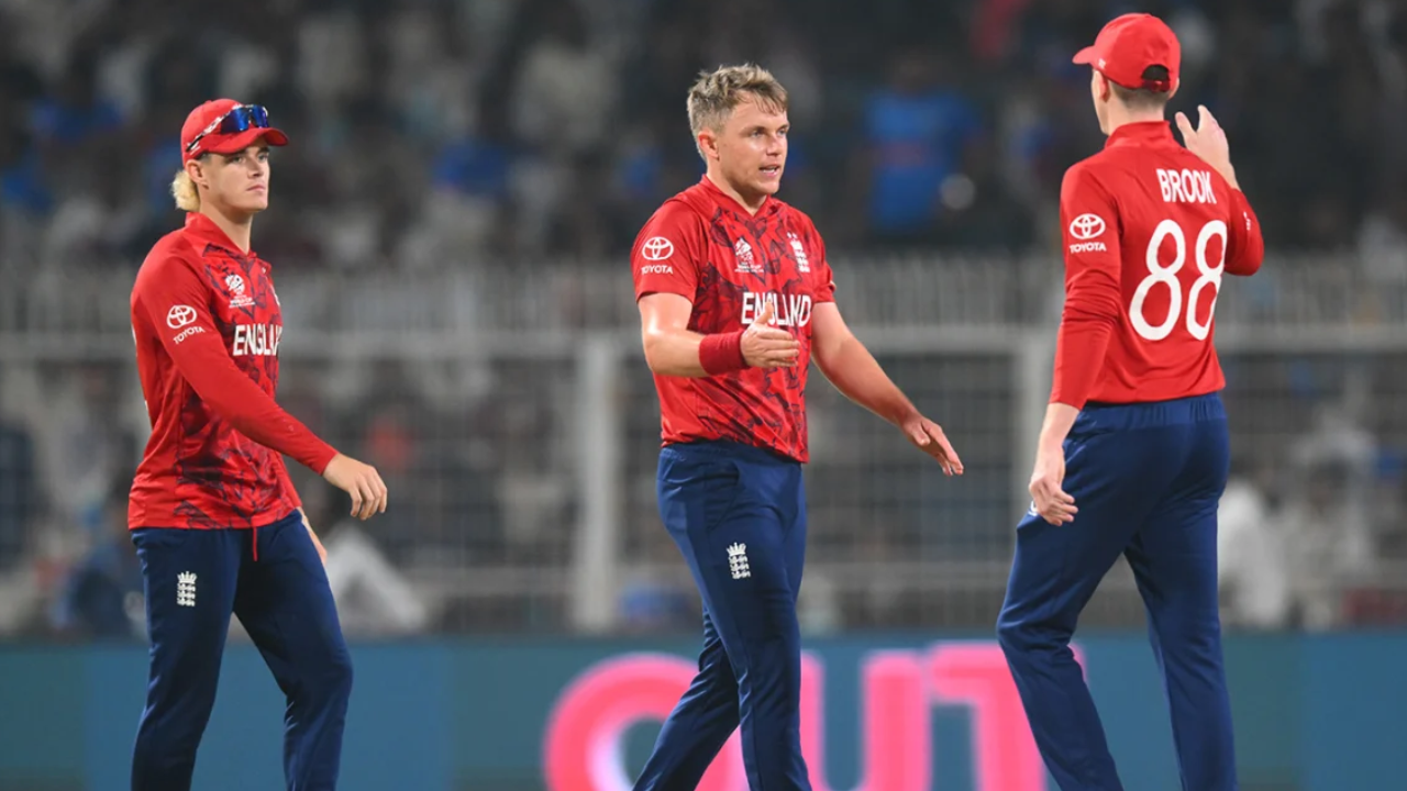 ইংল্যান্ডের বিপক্ষে লড়াই করে হারলো ইতালি