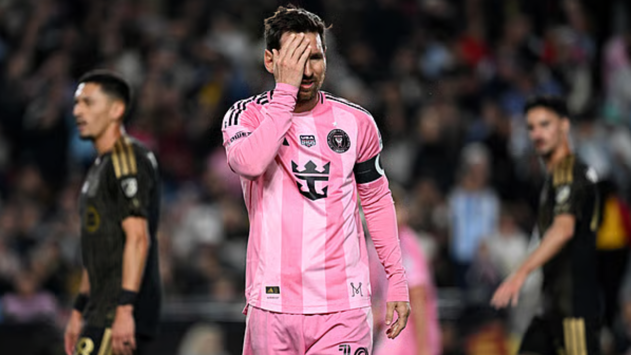 প্রথম ম্যাচেই মেসির মায়ামির হার