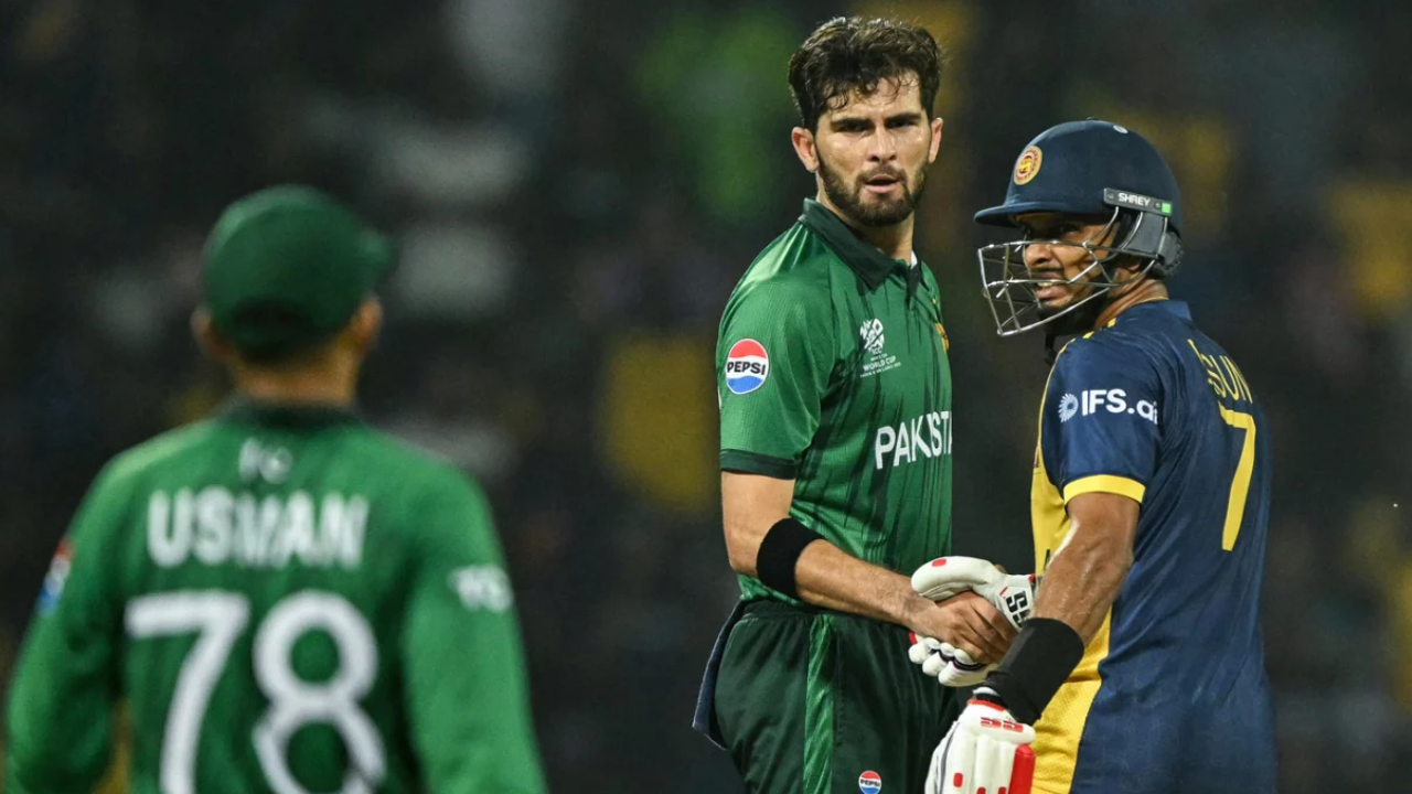 শ্রীলঙ্কাকে হারালো পাকিস্তান তবু সেমিতে নিউজিল্যান্ড