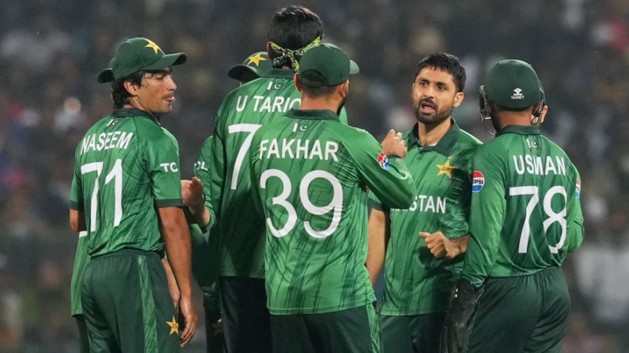 বিশ্বকাপ ব্যর্থতায় পাকিস্তানের খেলোয়াড়দের জরিমানা
