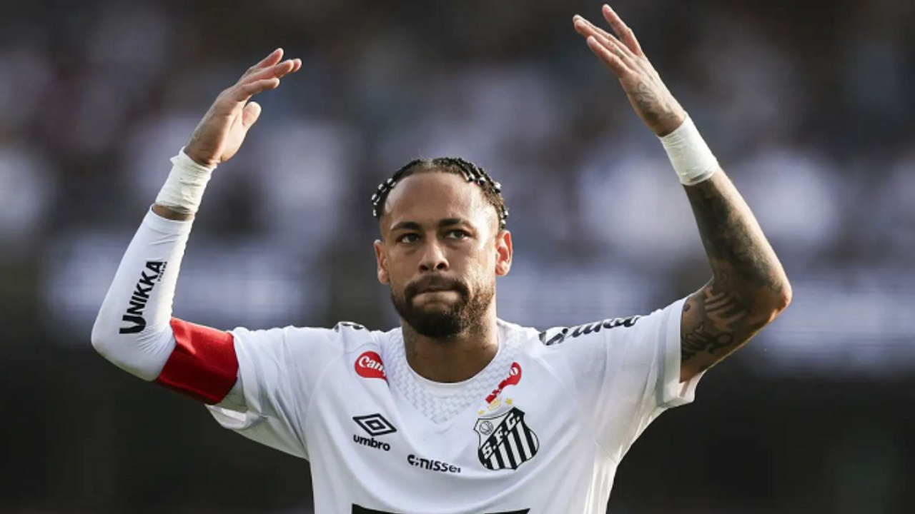 নেইমারের বিরুদ্ধে রাঁধুনির মামলা