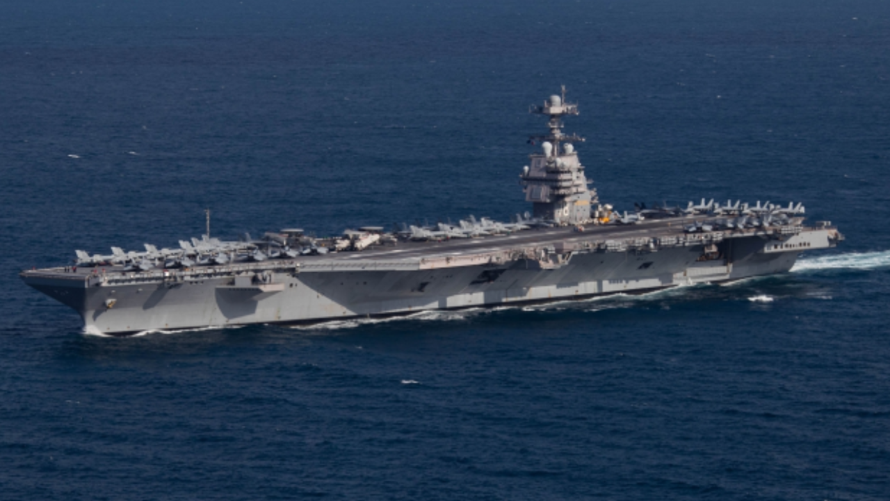 মার্কিন রণতরিতে আগুন, ২ সেনা আহত