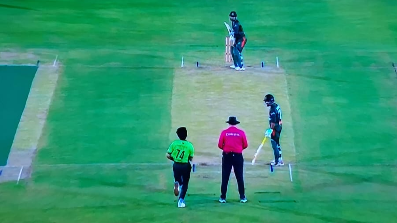 ব্যাটিং বিপর্যয়ে বাংলাদেশ, নেই ৩ উইকেট