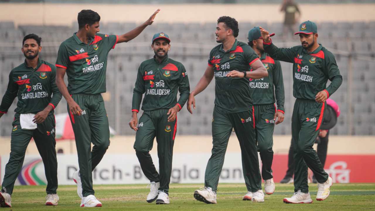 পাকিস্তানের লক্ষ্য ২৯১, বাংলাদেশ কি পারবে রুখতে