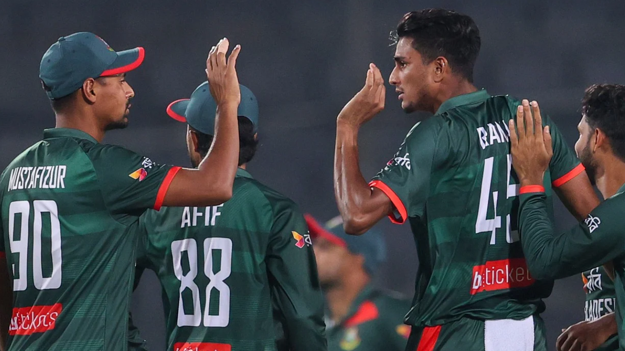 উইকেট পেলেন নাহিদও
