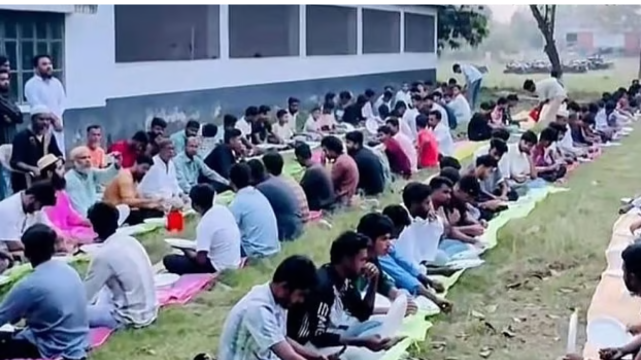 বগুড়ায় নিষিদ্ধ ছাত্রলীগের ইফতার আয়োজন