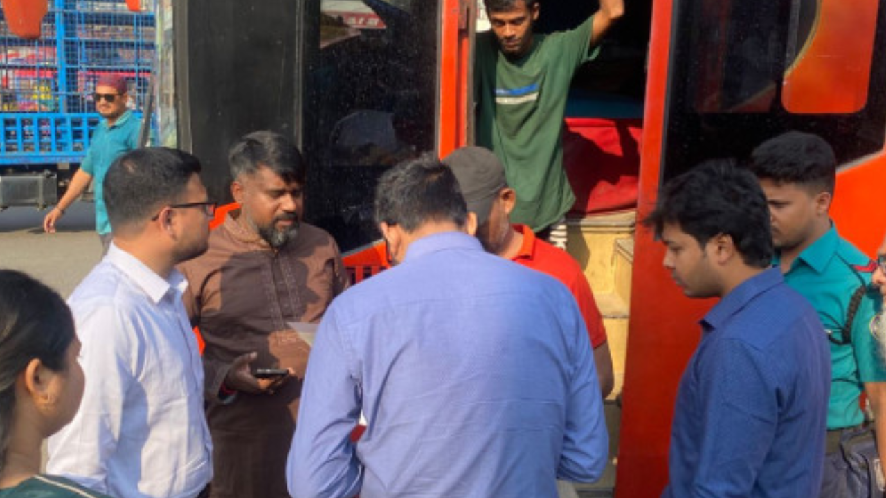 ঈদযাত্রায় ভাড়া নৈরাজ্য ঠেকাতে অভিযান, জরিমানা