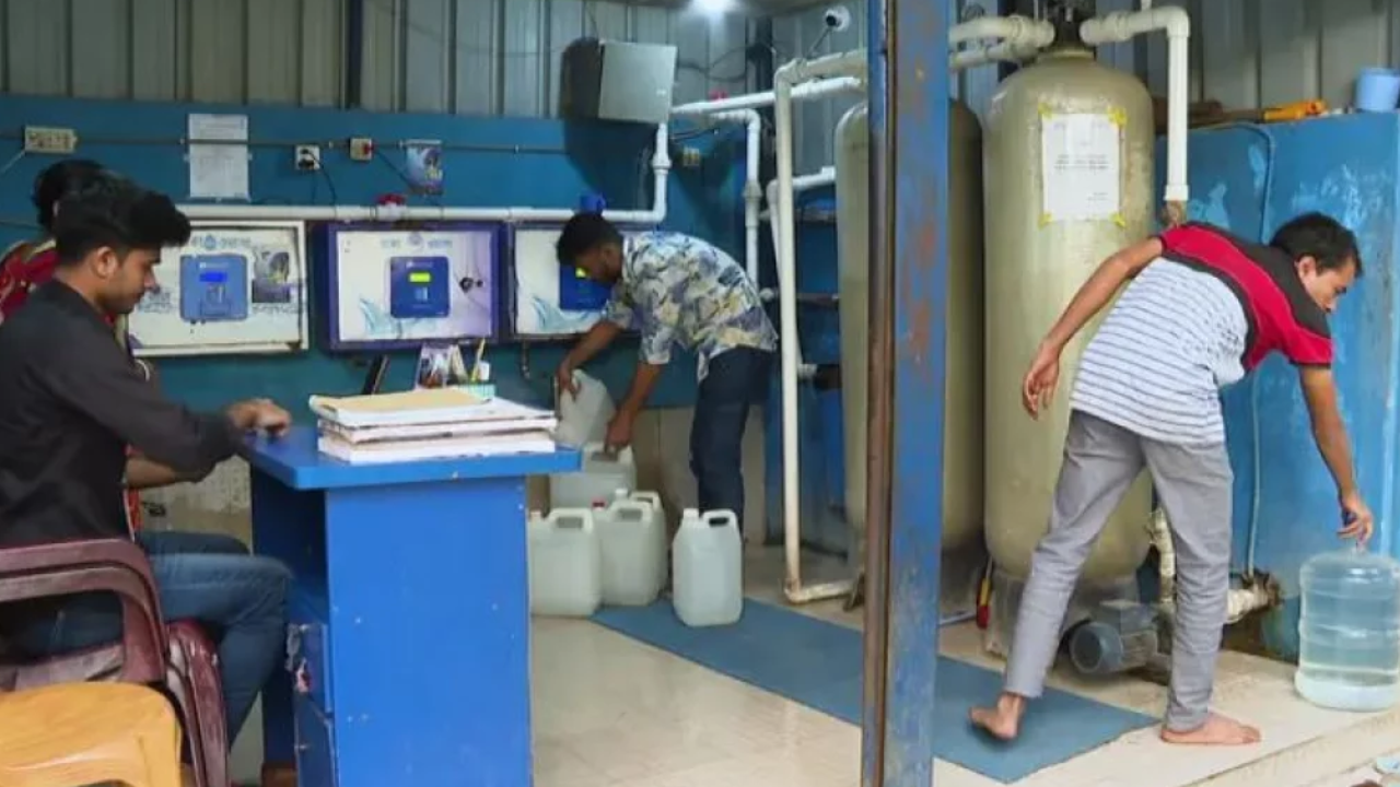 বন্ধের পর সোমবার খুলছে ওয়াসার পানির বুথ