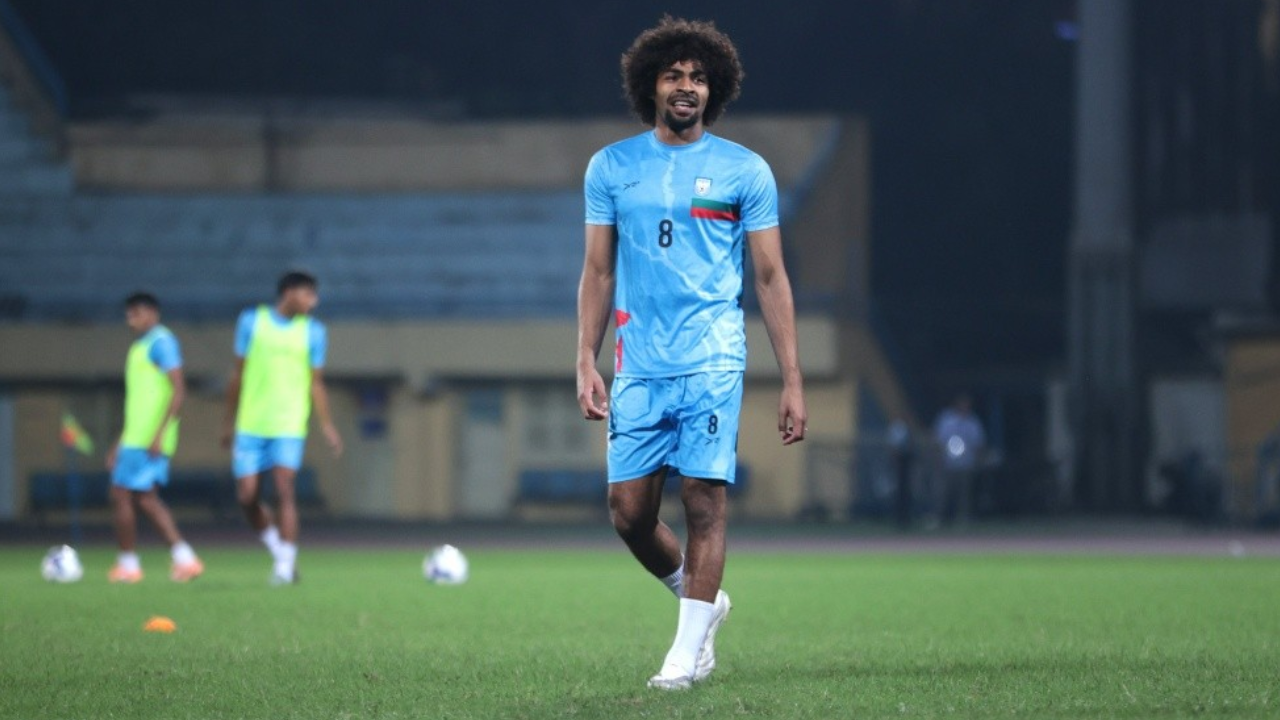 একাদশে আছেন হামজা চৌধুরী