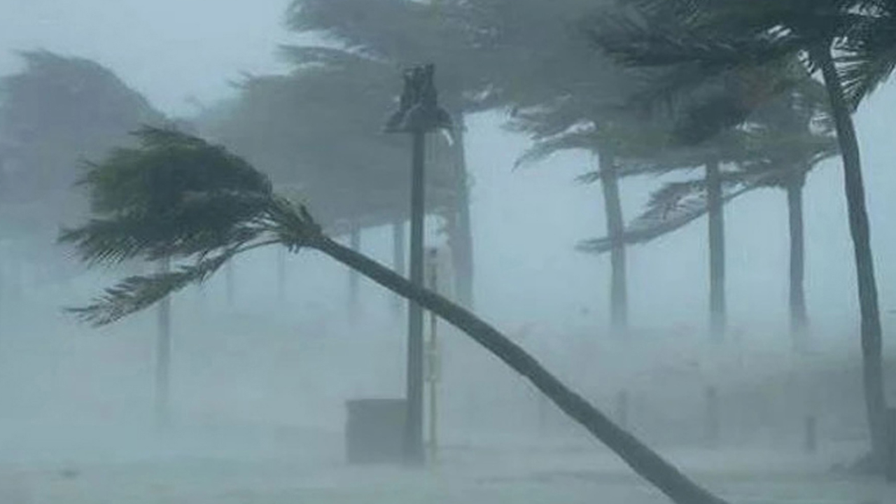 রাতে ঢাকাসহ ১৯ জেলায় হতে পারে ঝড়