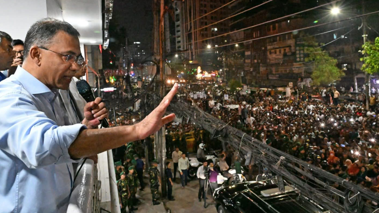 নেতাকর্মীদের সাধারণ মানুষের পাশে দাঁড়ানোর আহ্বান প্রধানমন্ত্রীর