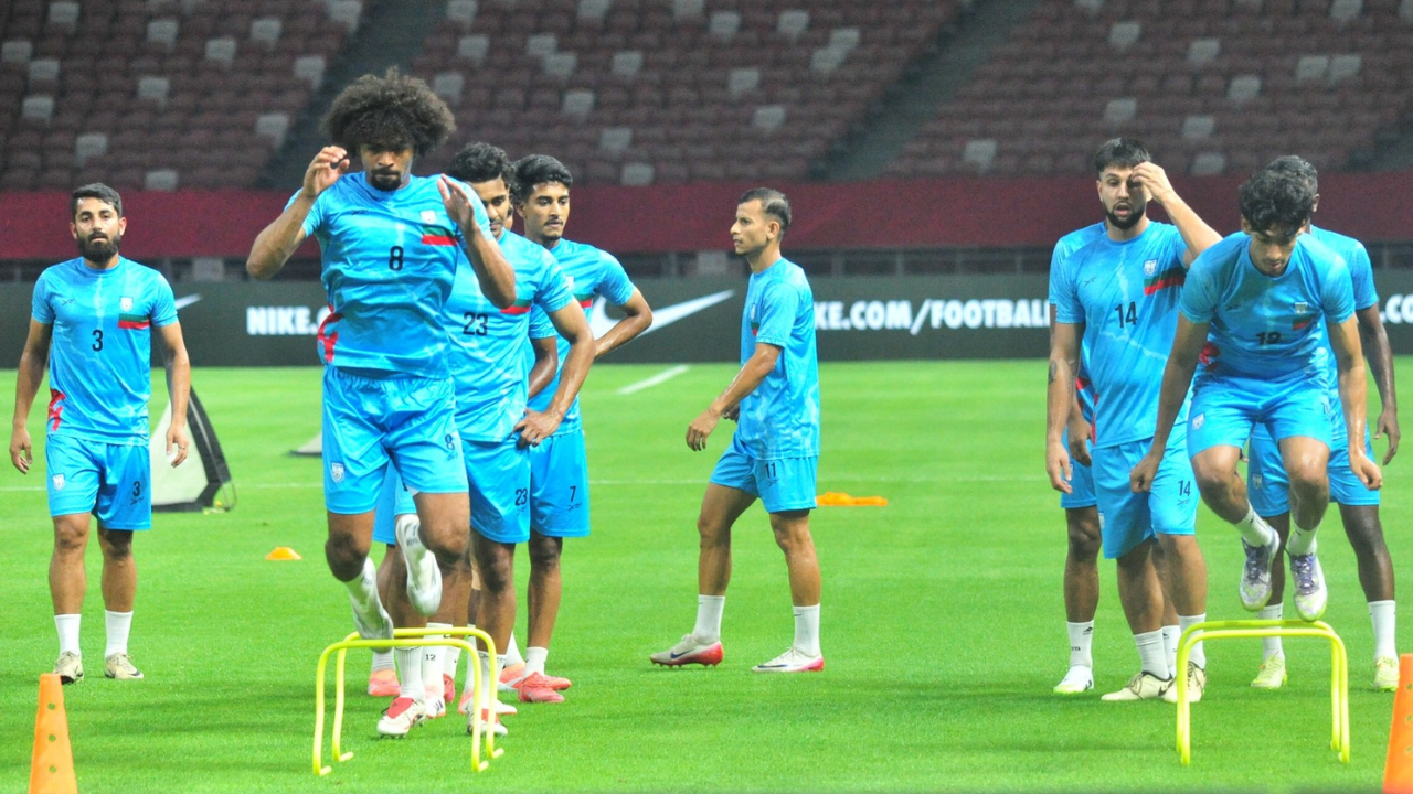 সিঙ্গাপুরকে হারিয়ে টেবিলের দুইয়ে ওঠার লক্ষ্য বাংলাদেশের