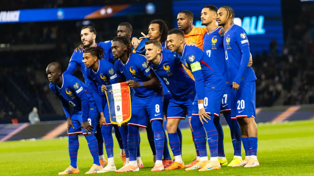 বিশ্বকাপের আগে শীর্ষে ফিরলো ফ্রান্স