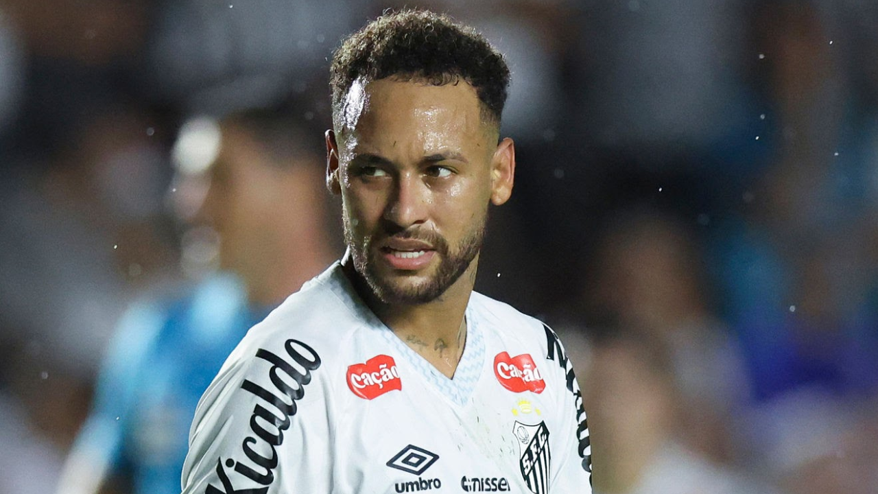 বিশ্বকাপের আগে ১২ ম্যাচ নিষেধাজ্ঞার শঙ্কায় নেইমার