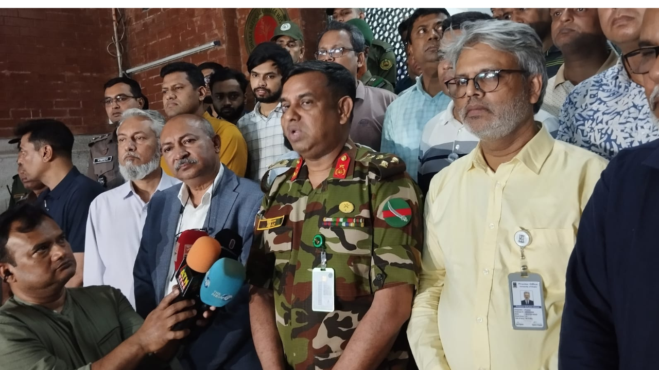 ঢামেকে জরুরি সেবা শুরু, সংঘর্ষের ঘটনায় তদন্ত কমিটি