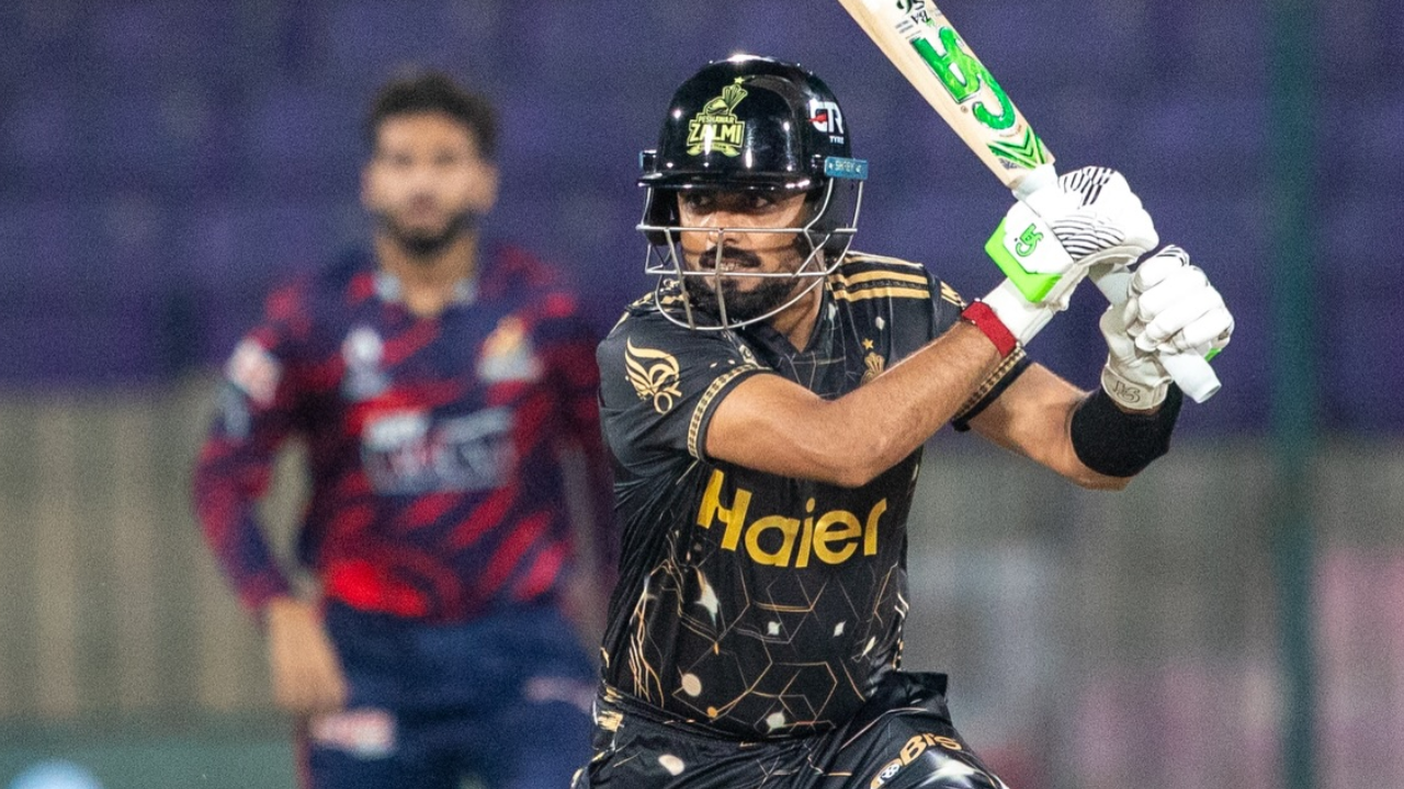 গেইলকে ছাড়িয়ে রেকর্ড গড়লেন বাবর