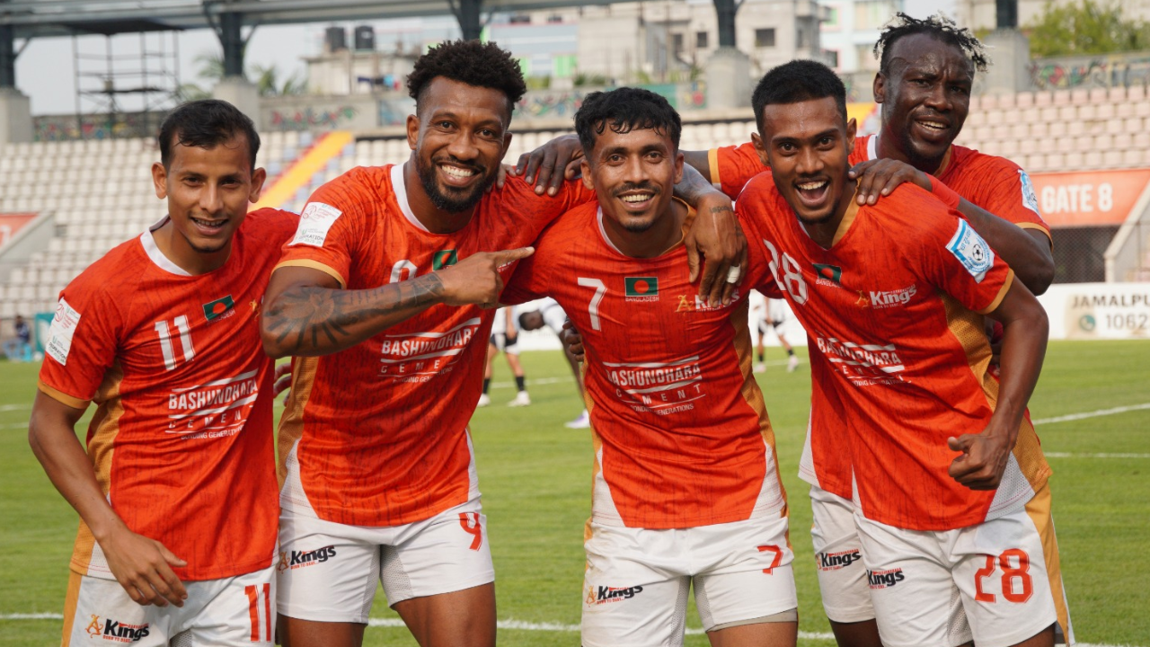 আরামবাগকে হারিয়ে শীর্ষেই রইলো বসুন্ধরা কিংস