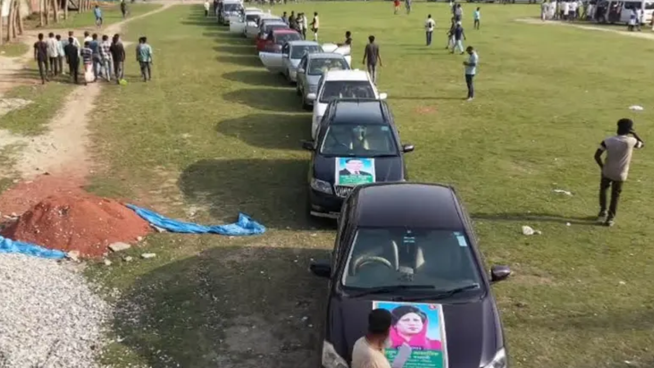 জ্বালানি সংকটের মধ্যেই অর্ধশত গাড়ি নিয়ে শোডাউন