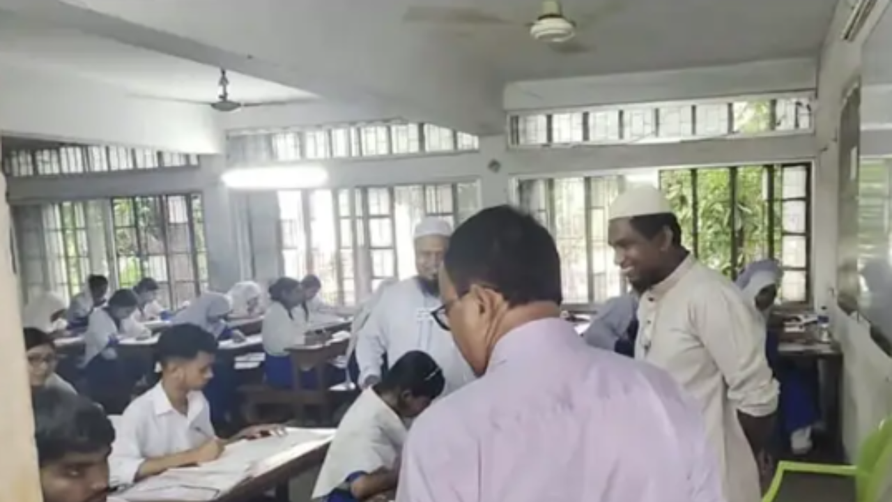 পরীক্ষা কেন্দ্রে এমপির লাইভ, মন্ত্রীর সিদ্ধান্তের অপেক্ষা