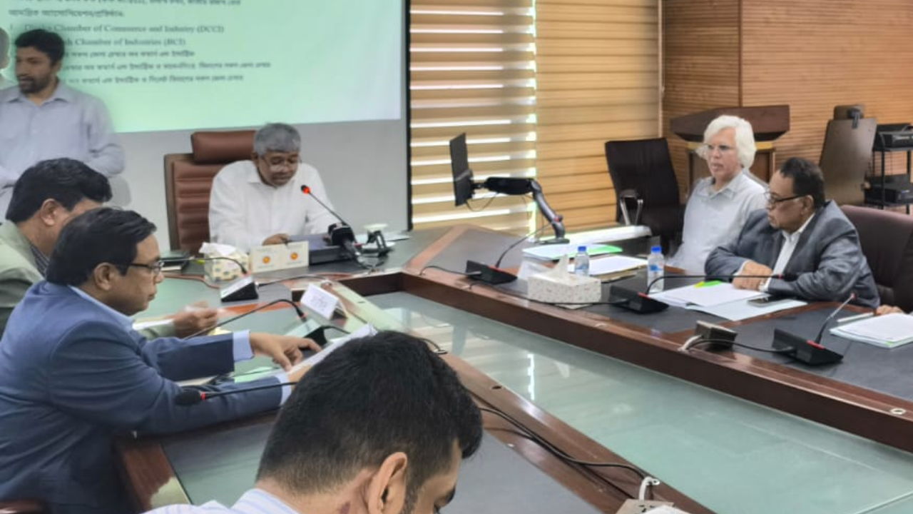 জ্বালানি সংকটের শঙ্কায় ক্রয়াদেশ স্থগিত করছে বিদেশি প্রতিষ্ঠান: বিসিআই সভাপতি