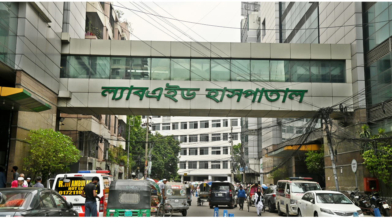 ল্যাবএইডে অবহেলায় মেয়ের মৃত্যুর অভিযোগ, 
বিচার চাওয়ায় মাকে হুমকি-ধমকি