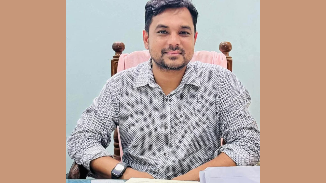 চাকরির ৯ বছরে সম্পদের পাহাড় সাভারের সাব-রেজিস্ট্রার জাকিরের