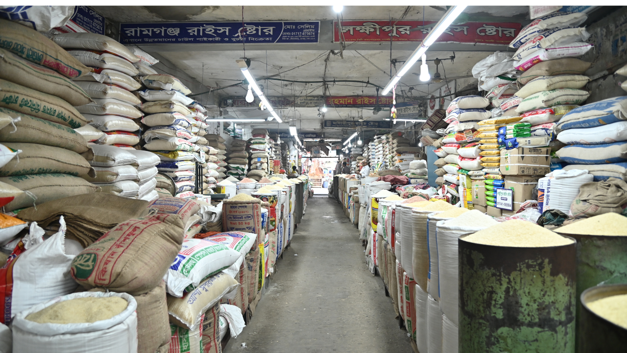 এ যেন মড়ার ওপর খাঁড়ার ঘা