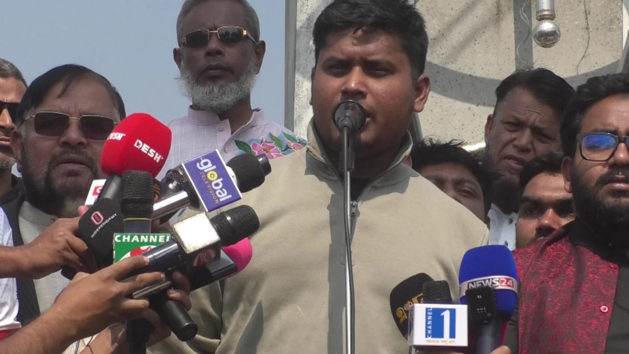 পুলিশ আবারও আওয়ামী কায়দায় নগ্ন রূপে ফিরে গেছে: হাসনাত আবদুল্লাহ