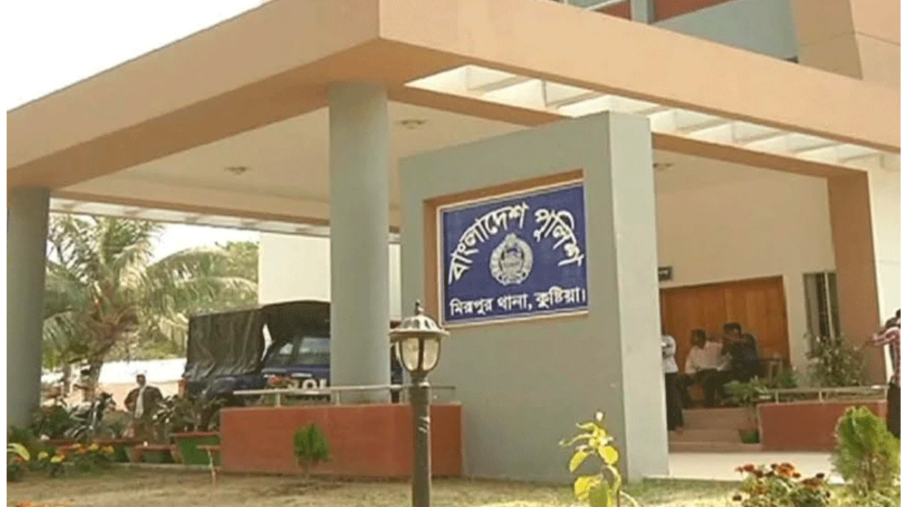 কুষ্টিয়ায় স্কুলছাত্রীকে শ্রেণিকক্ষে আটকে রেখে ধর্ষণের অভিযোগ, দপ্তরি গ্রেপ্তার